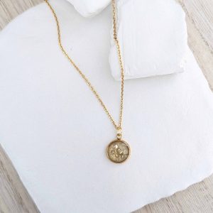 Minimalist Gold Necklace - Blue Pendulum Jewelries Minimalist Gold Necklace