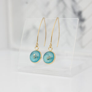 Lightweight blue earring
