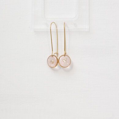 Lightweight dangling earrings